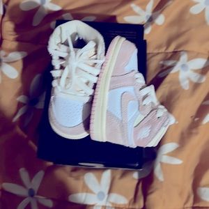 Jordan ones only worn one time size 3